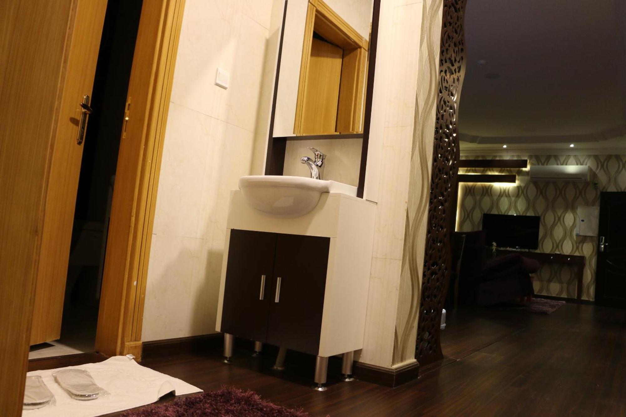 Al Joon Hotel Riade Quarto foto